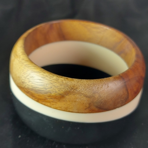 Retro 1960's Bangle made from real wood & resin - Picture 10 of 13